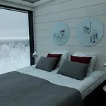 Ξενοδοχείο Ukkohalla Chalets 4*